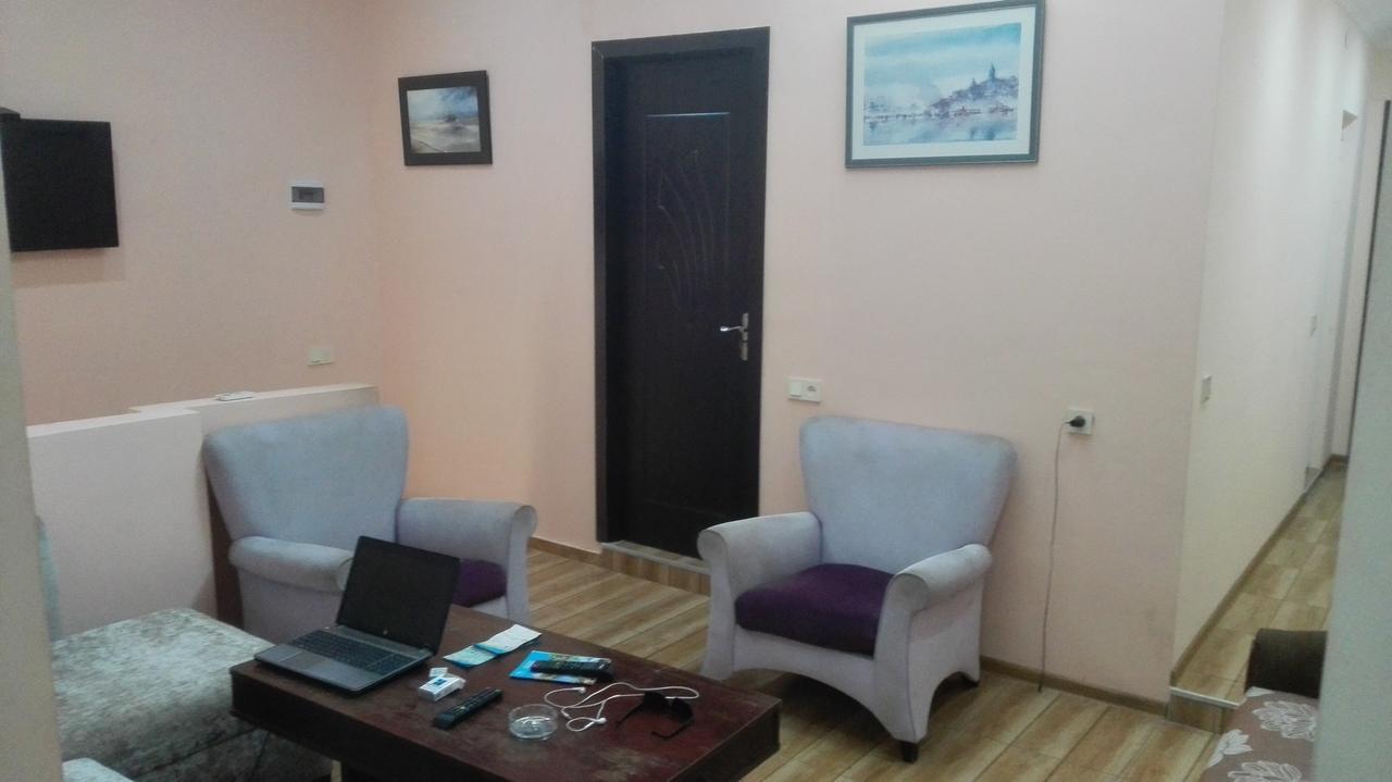 Everyday Cat Hostel Batumi Luaran gambar