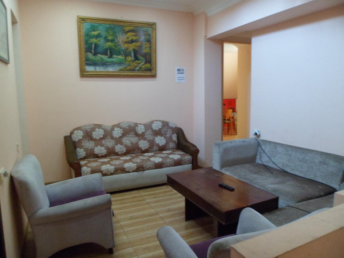 Everyday Cat Hostel Batumi Luaran gambar