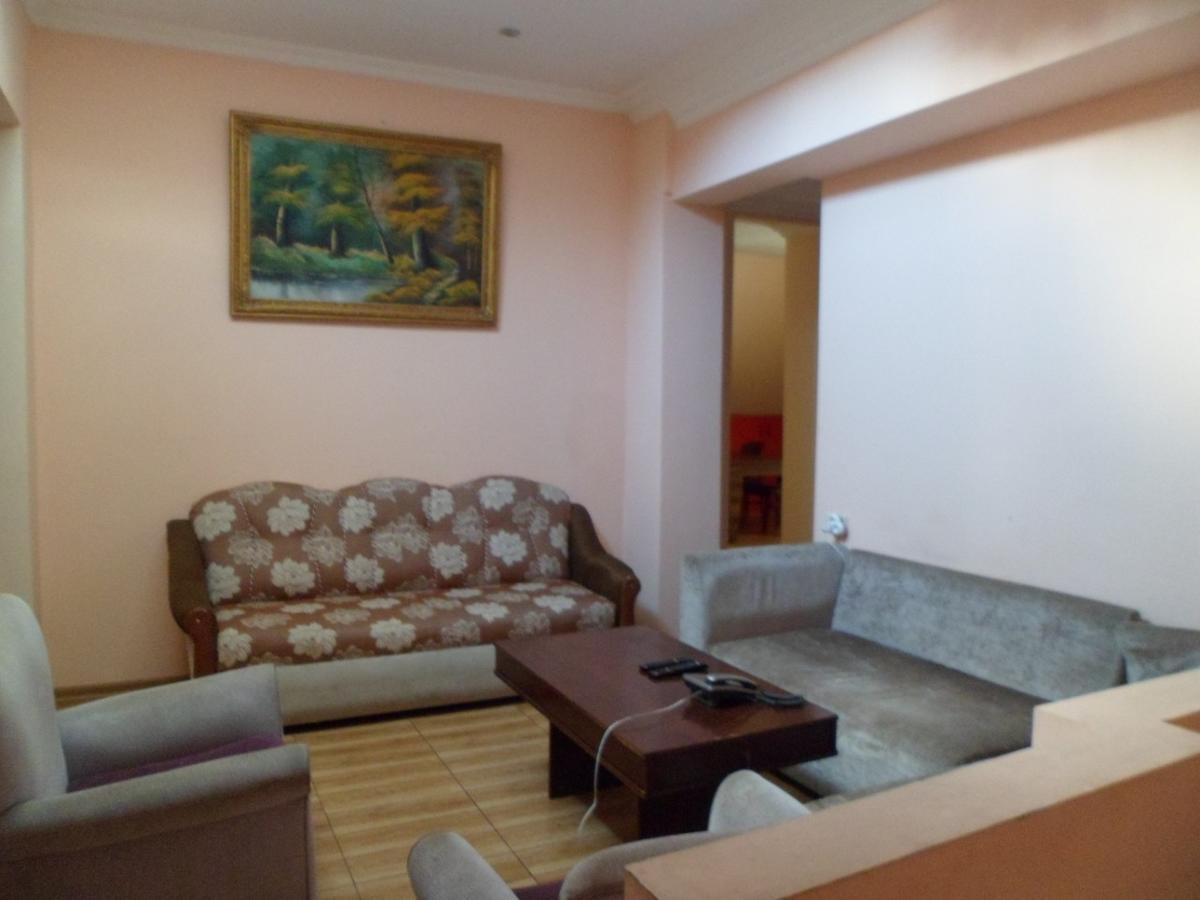 Everyday Cat Hostel Batumi Luaran gambar